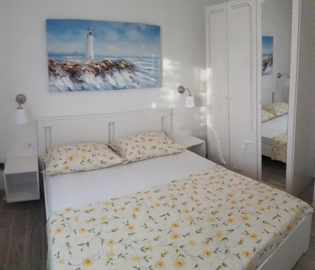 Apartments Villa Antony ドルヴェニク エクステリア 写真