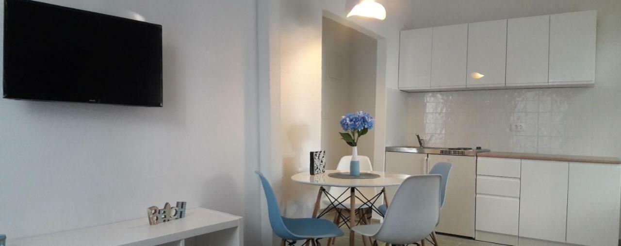 Apartments Villa Antony ドルヴェニク エクステリア 写真